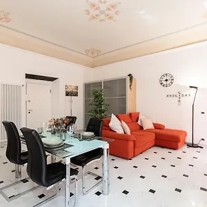 https://piazza-duomo.hotelitalianriviera.com